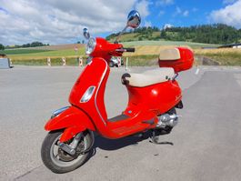 Piaggio Vespa LX 125 Roller Scooter mit Topcase ab 1 Fr.-