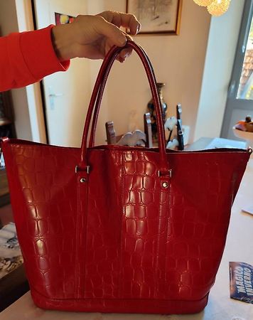 Borsa rossa in pelle