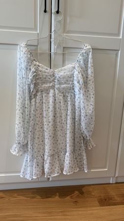 Kleid mit Blumenmuster Gr. L - wie neu