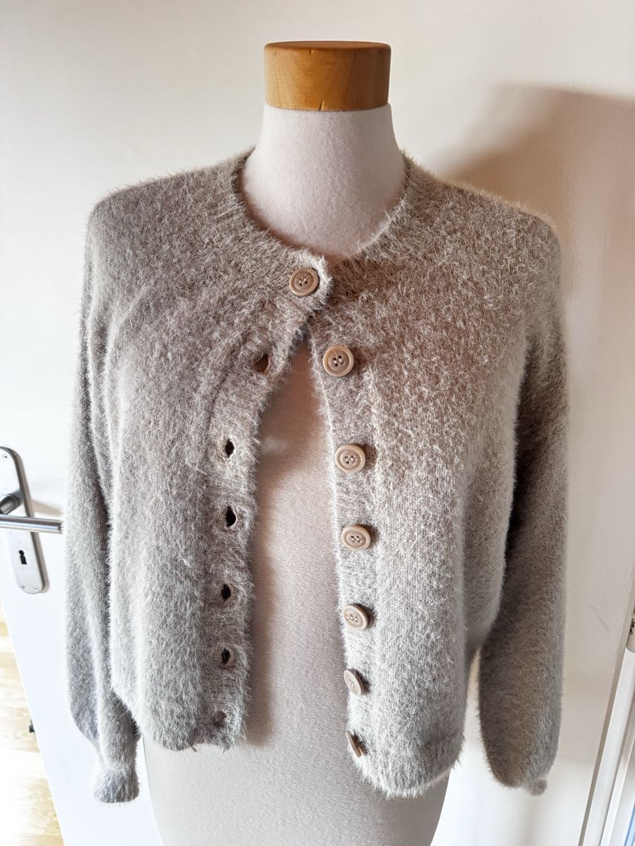 Vestes: Strickjacke / Grösse S – D'occasion à Hünibach par s.leptir