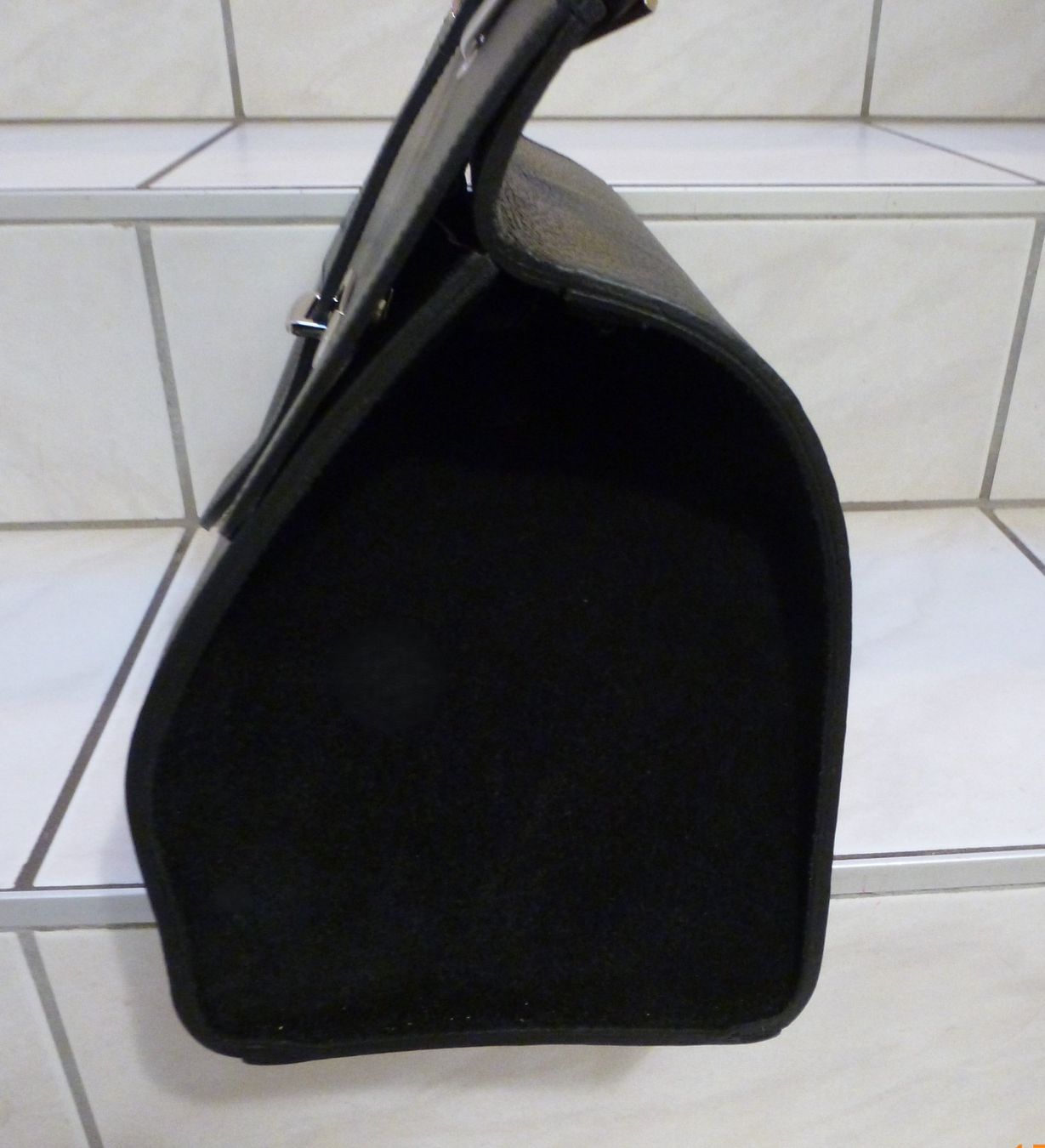 Borse da donna: Edle schwarze Ledertasche Handtasche NEU – Nuovo (secondo la descrizione) da Läufelfingen venduto da Kamari 3