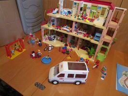 Playmobil: Hotel mit Zusatz-Etage, Hotelbus und viel Zubehör