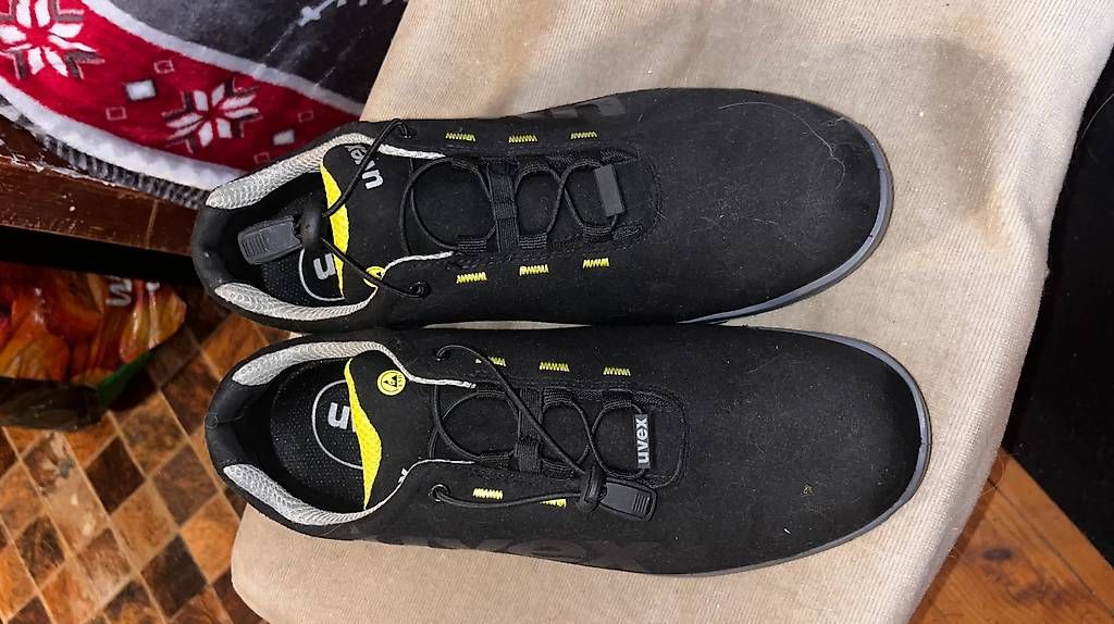Scarpe da uomo: Uvex 1 G2 S2 SRC Arbeitsschuhe Gr. 46 – Usato da Aarau venduto da fij_wn2r