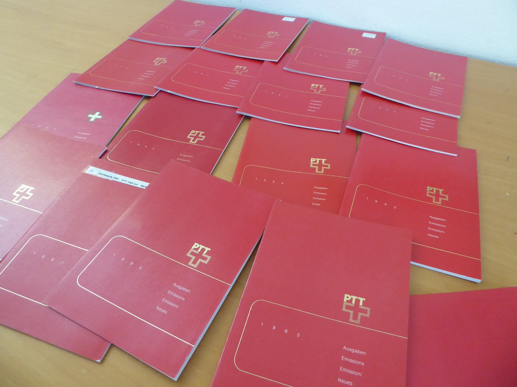 Tutti i francobolli: POSTEN JAHRBÜCHER E.T. ENTWERTET – Usato da Rothrist venduto da swisstools 3
