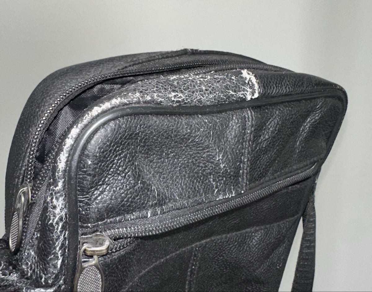 Taschen: Umhängetasche mit viel Stauraum – Gebraucht aus Benken SG von SecondTreasure 3
