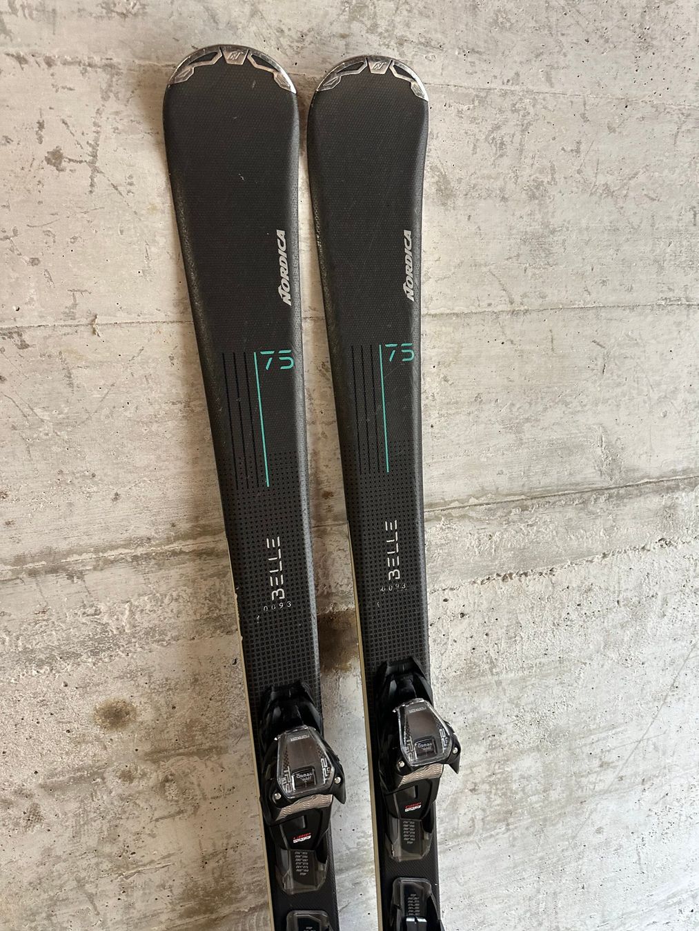 Nordica Sci: Nordica Belle Damen Ski 150CM – Usato da Emmenbrücke venduto da karkarkar 1