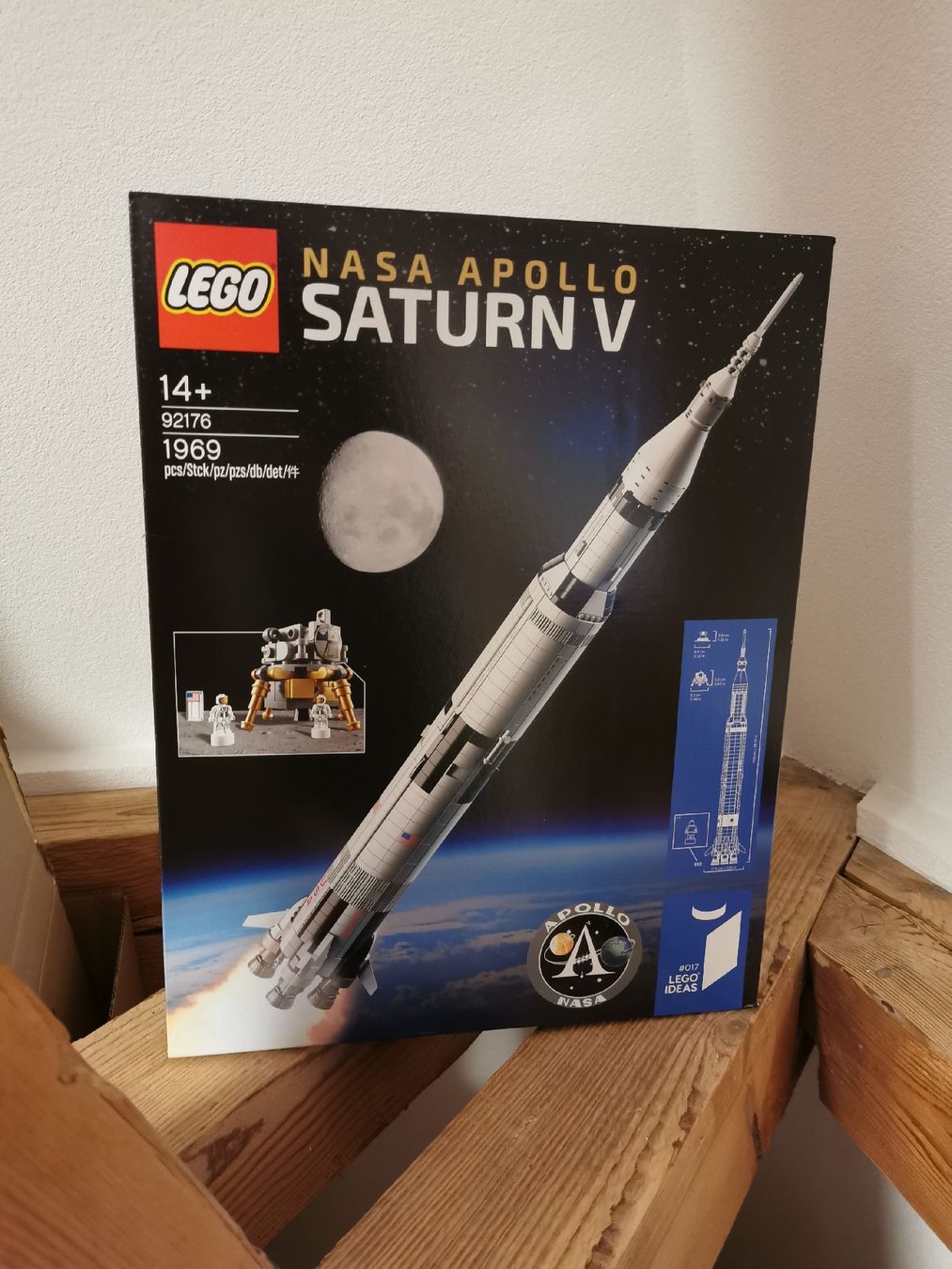 Lego Kit di costruzioni: LEGO 92176, NASA Apollo Saturn V – Nuovo e nell'imballaggio originale da Bischofszell venduto da RareBricks