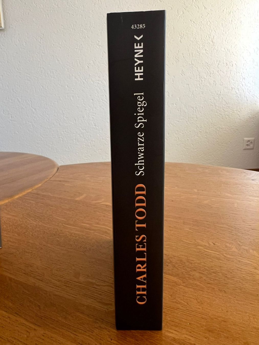 Libri: Charles Todd - Schwarze Spiegel – Nuovo (secondo la descrizione) da Hettlingen venduto da lou_c27x 2