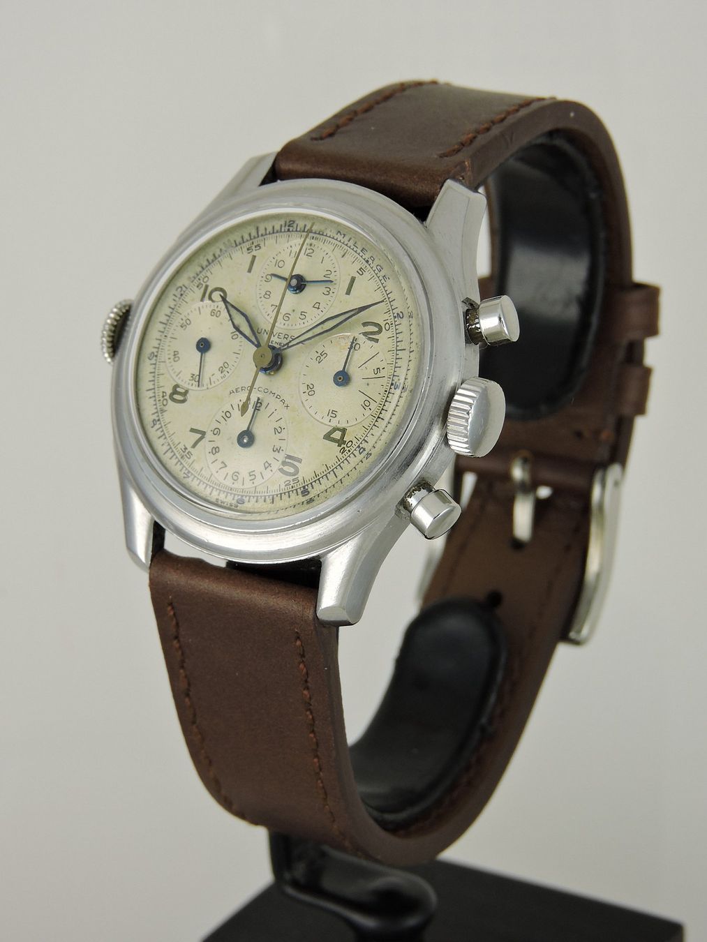 Universal Genève Orologi: 1945 Universal Genève Aero-Compax 22290 - Serviced – Usato da Bern venduto da Vintage-Oyster 1
