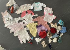 Baby Kleidung Strampler Bodys Hosen Mützen Grösse 52/56