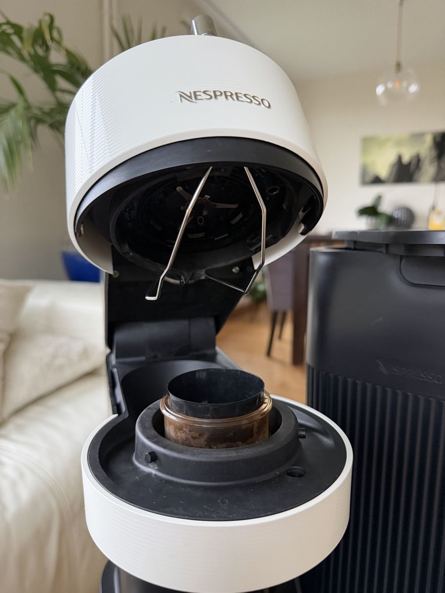De'Longhi Kaffeemaschinen & Espressomaschinen: Nespresso Vertuo Next White – Gebraucht aus Erlenbach ZH von stataprofi 1