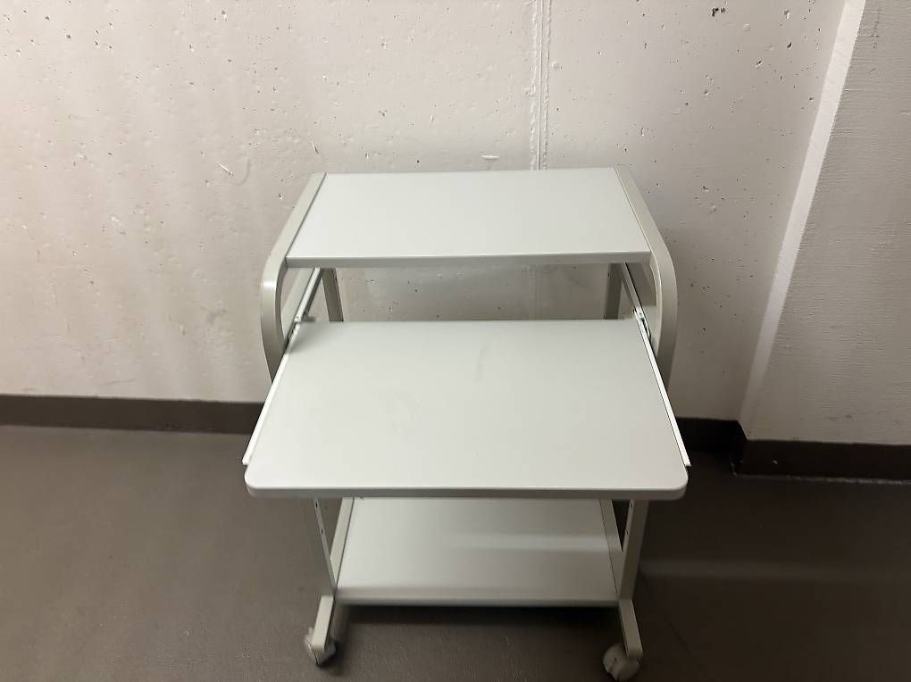 Scrivanie: Computertisch mit Rollen – Usato da birr venduto da vde_6522 1