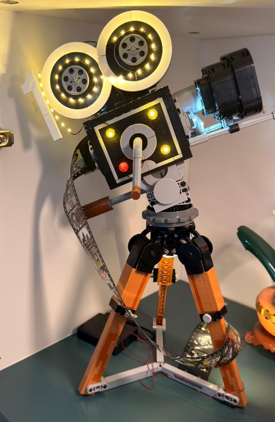 Lego Kit di costruzioni: Lego Disney Camera with integrated lights – Usato da Zürich venduto da ema_86bb 1