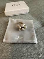 Christian Dior . Ring