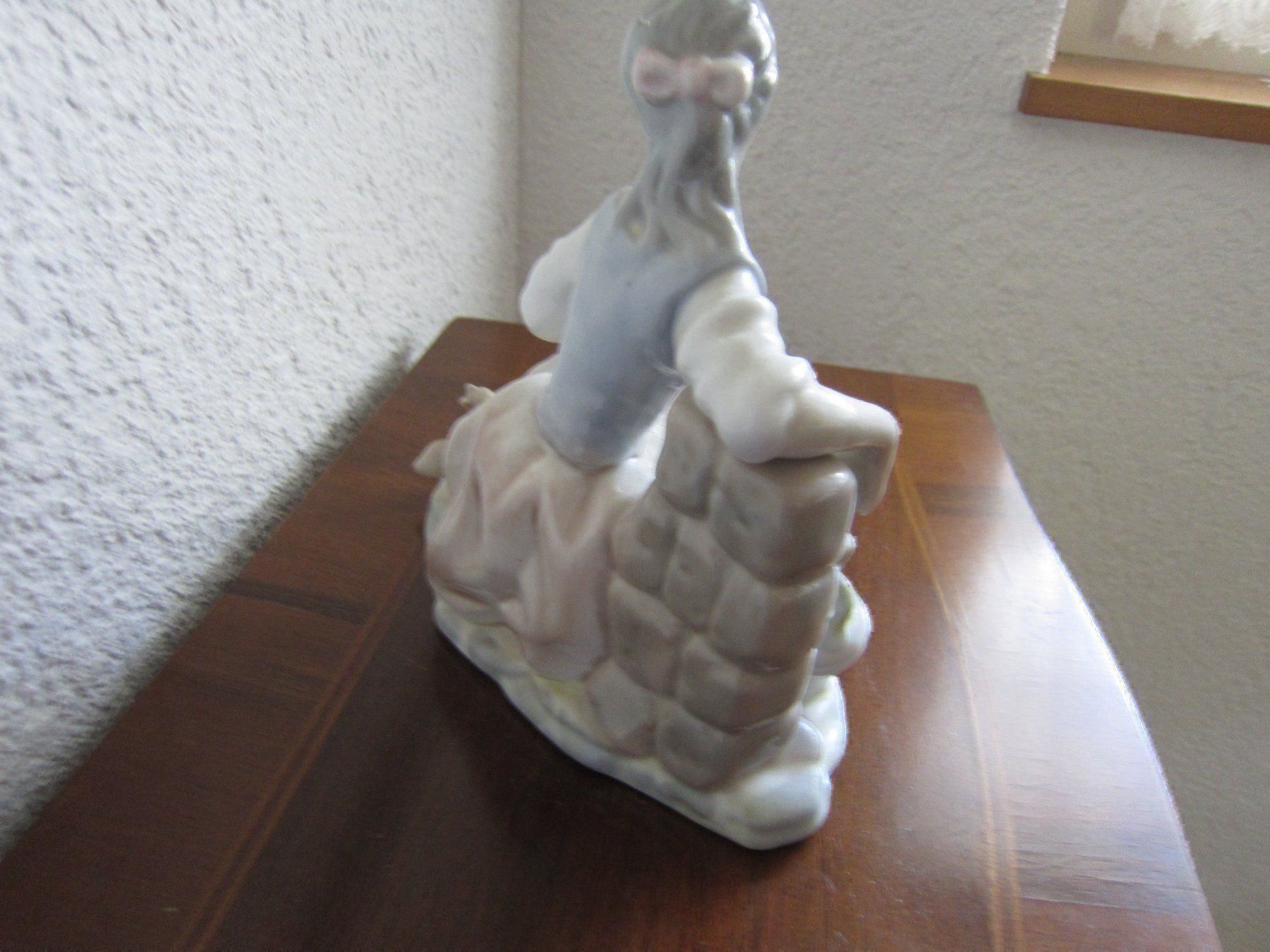 Figuren: Porzellan Figur – Gebraucht aus Laufen von woody9 4