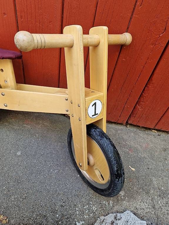 Fahrzeuge für Kinder: Laufrad aus Holz – Gebraucht aus Rutschwil von tho_9lxq 1