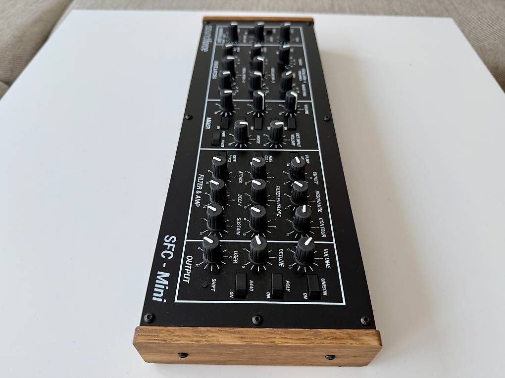 Strumenti musicali: Soundforce SFC-Mini Synthesizer Moog Midi Controller + OVP – Usato da St. Gallen venduto da -zAk- 1