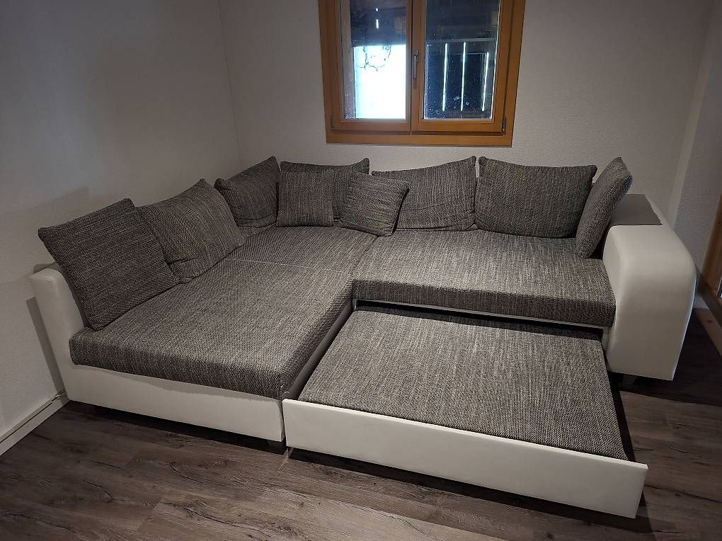 Divani: Sofa weiss zu verkaufen, gebraucht – Usato da Eriswil venduto da mon_6rjz 2