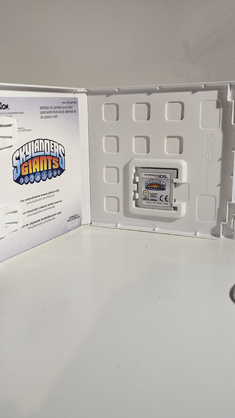 Nintendo Giochi: Skylanders Giants 3DS Spiel mit Anleitung – Usato da La Tour de Peilz venduto da Dejobokin 2