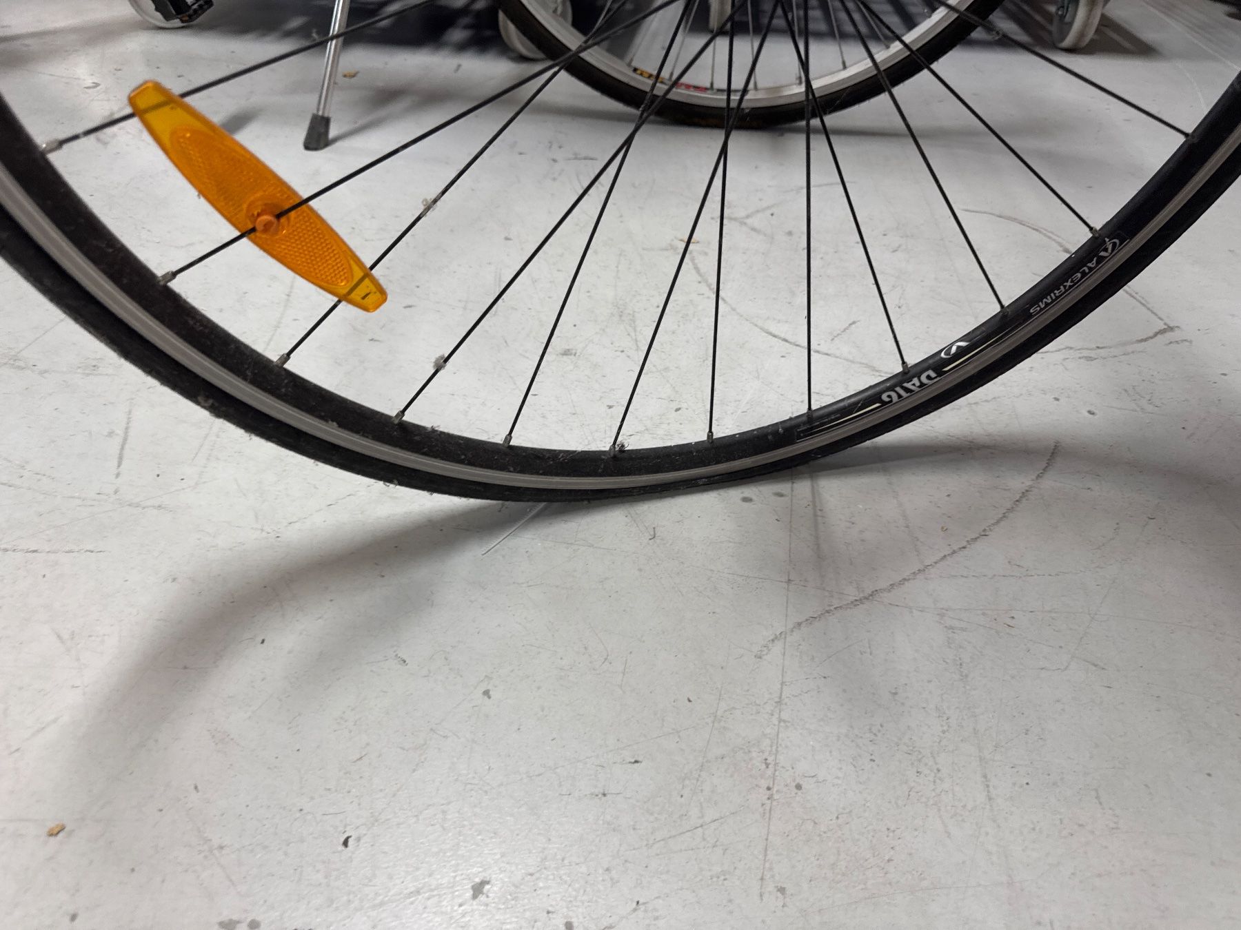 Velos: Citybike mit grossem Korb – Gebraucht aus Dietlikon von HighspeedUmzug 4