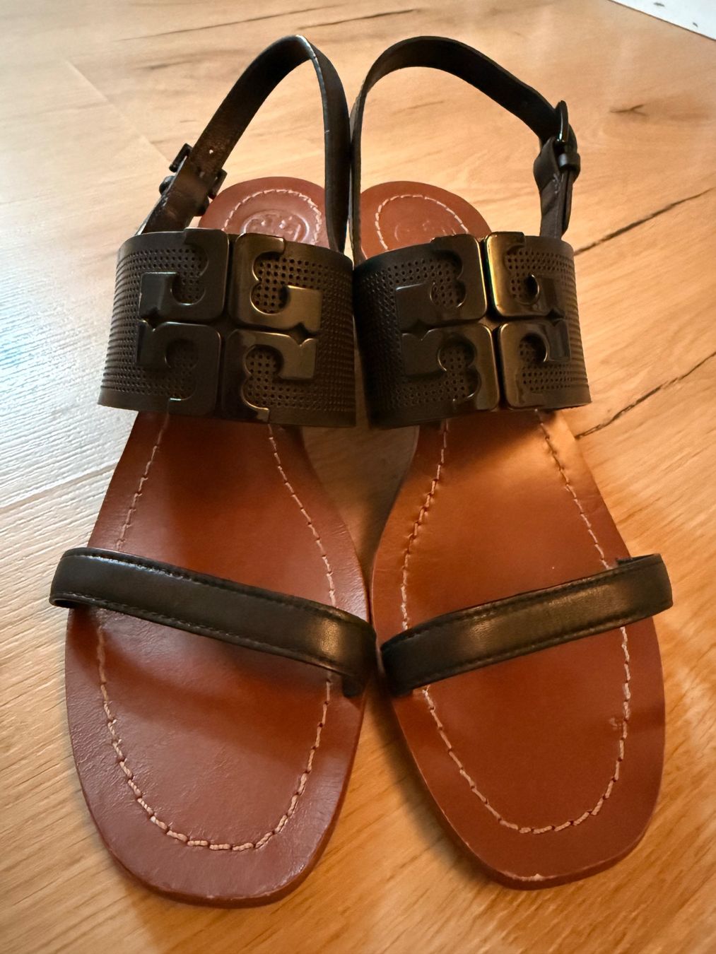 Tory Burch Scarpe da donna: TORY BURCH Sandalen – Cognac & Schwarz – Gr. 38 – Usato da Dällikon venduto da SimaCH 5
