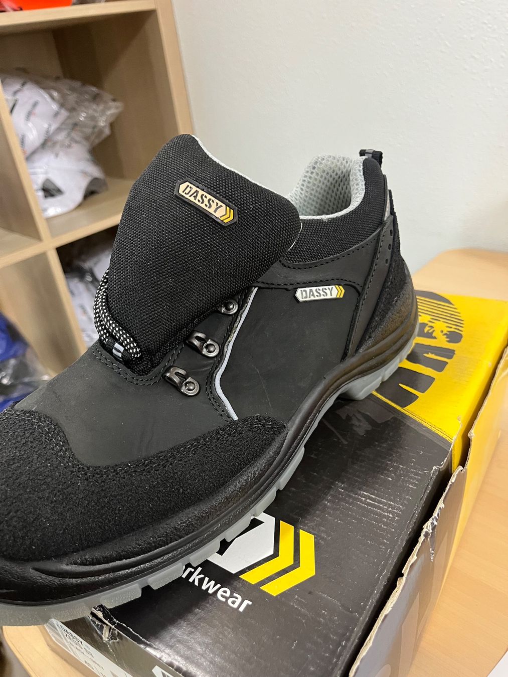Scarpe da uomo: Chaussures de sécurité Dassy Zeus S3 - Taille 46/11 – Nuovo (secondo la descrizione) da Satigny venduto da SP-Industriel