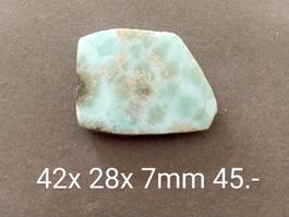 Schöner LARIMAR 42x28x7 mm
