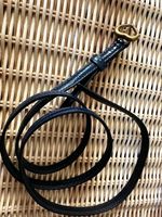 Ceinture fine vernie marine, boucle coeur dorée, T90