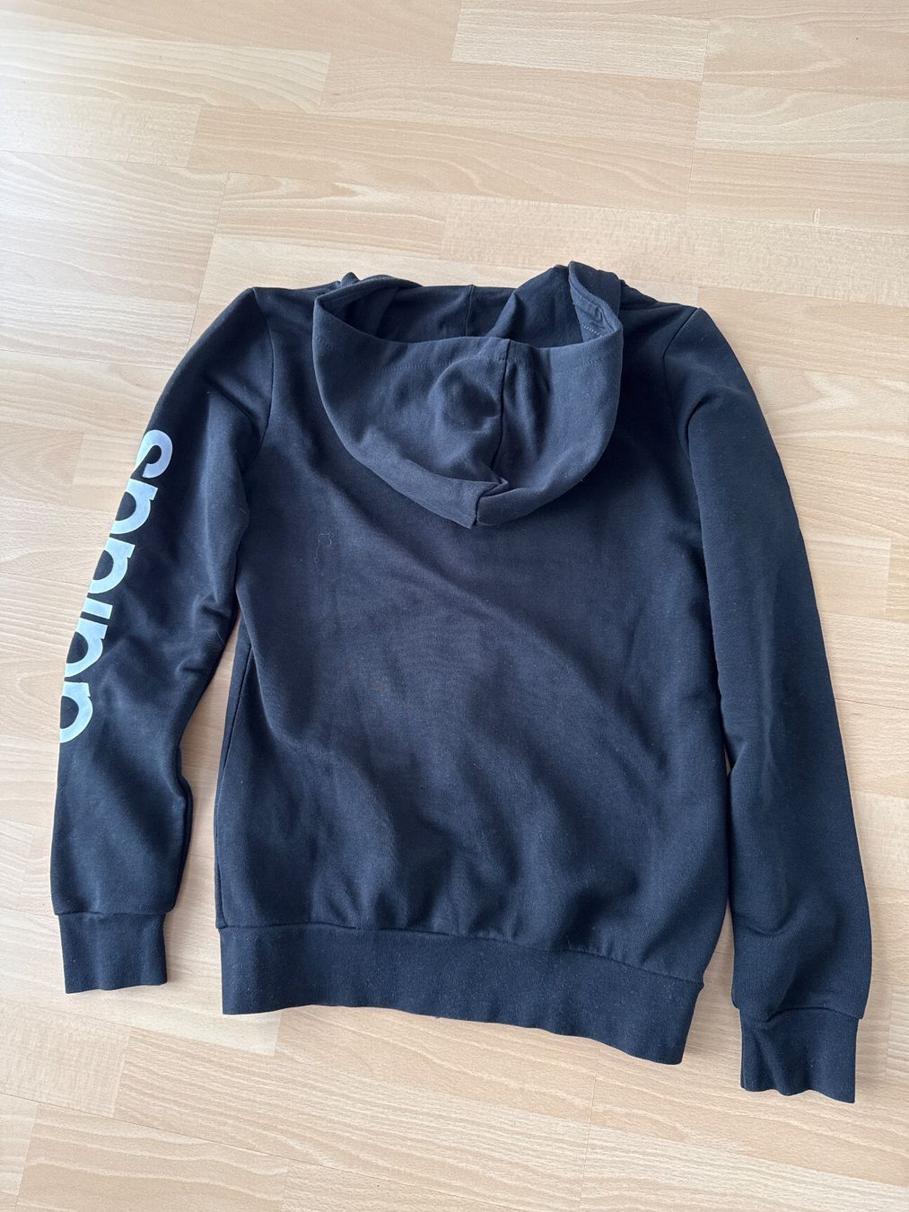Adidas Giacche: Adidas Kapuzenjäckli – Usato da Ufhusen venduto da yuyu75 2
