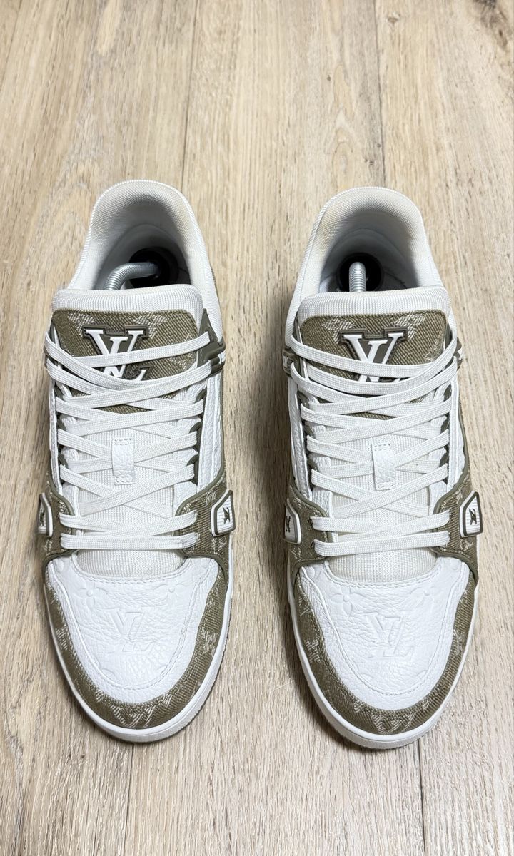 Louis Vuitton Herrenschuhe: Louis Vuitton Sneaker Modell LV Trainer Gr. 8.5 – Gebraucht aus Ibach von olg_q2sc 1