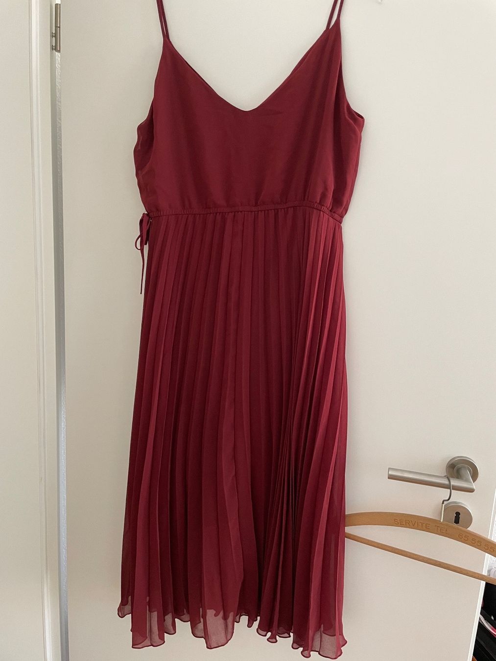 Vestiti: Elegantes Kleid | 40 – Nuovo (secondo la descrizione) da Niederrohrdorf venduto da jasmiinw