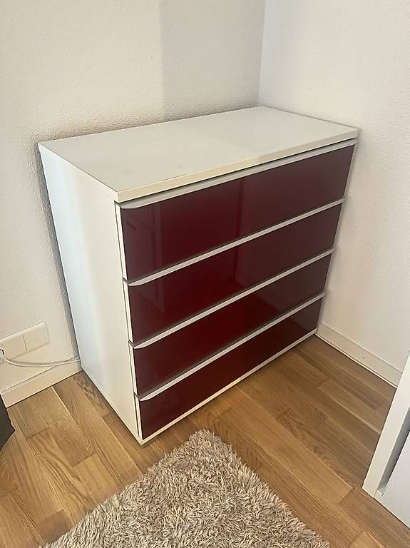 Commodes: Möbel Pfister Kommode mit vier Schubladen – D'occasion à Kloten par lauraamonicaa