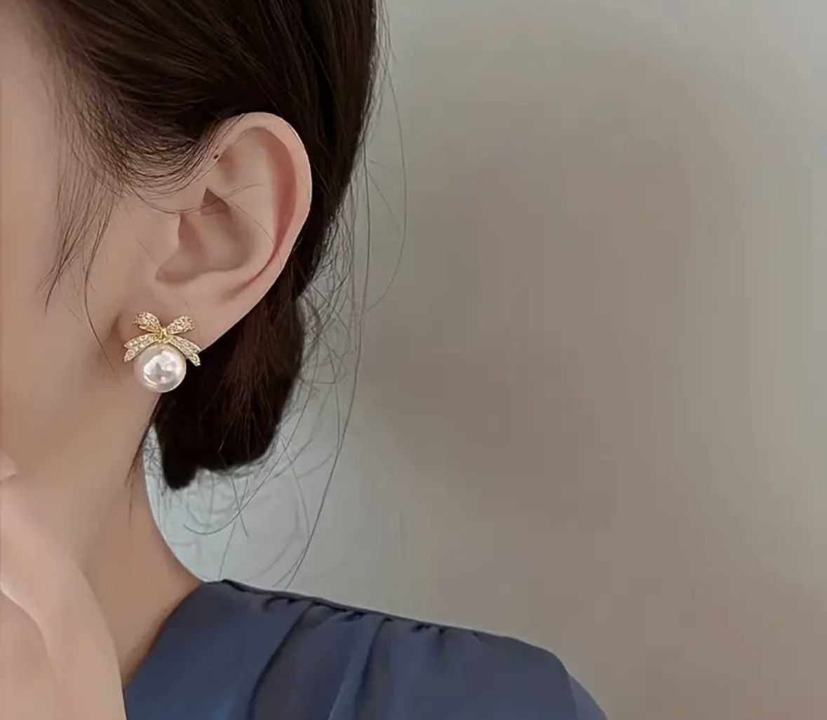 Ohrringe & -stecker: Elegante Perlenohrringe mit Strass-Schleife – Neu und originalverpackt aus Siebnen von luana_cataleya 1
