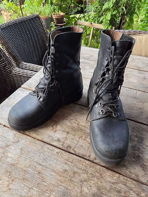 Herrenschuhe: Kampfstiefel  Schweizerarmee. Gr. 44 – Gebraucht aus Lausen von 04362
