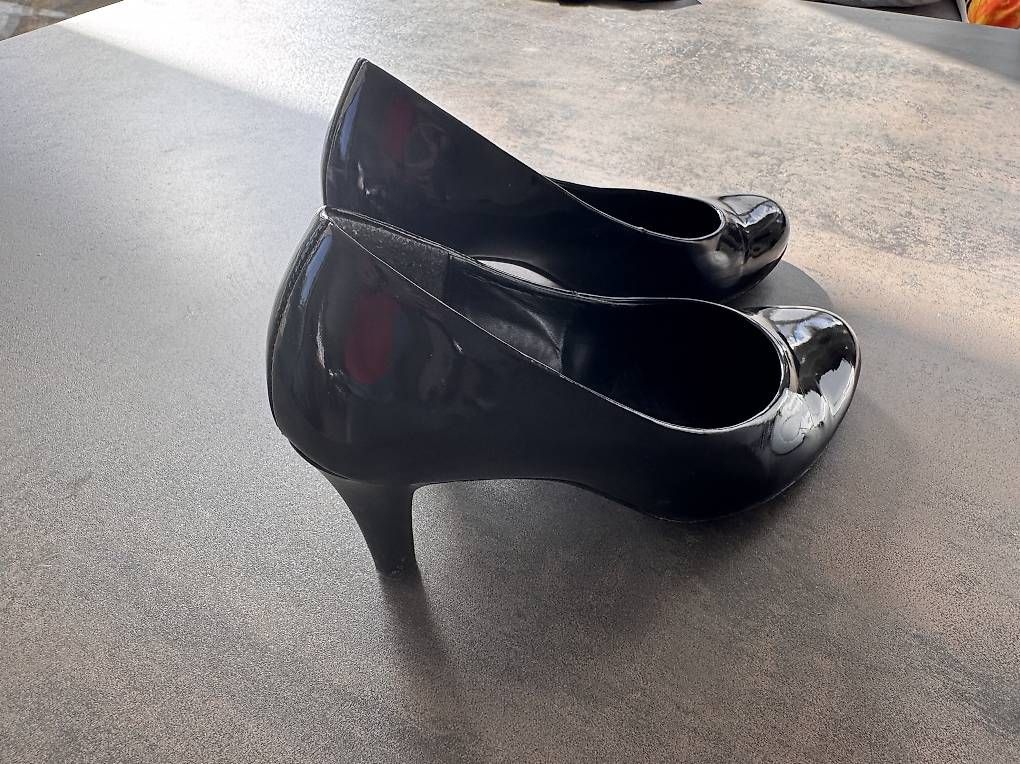 Chaussures femmes: Gabor Lack Pumps Dunkelblau – D'occasion à Wangen SZ par CND1203 1