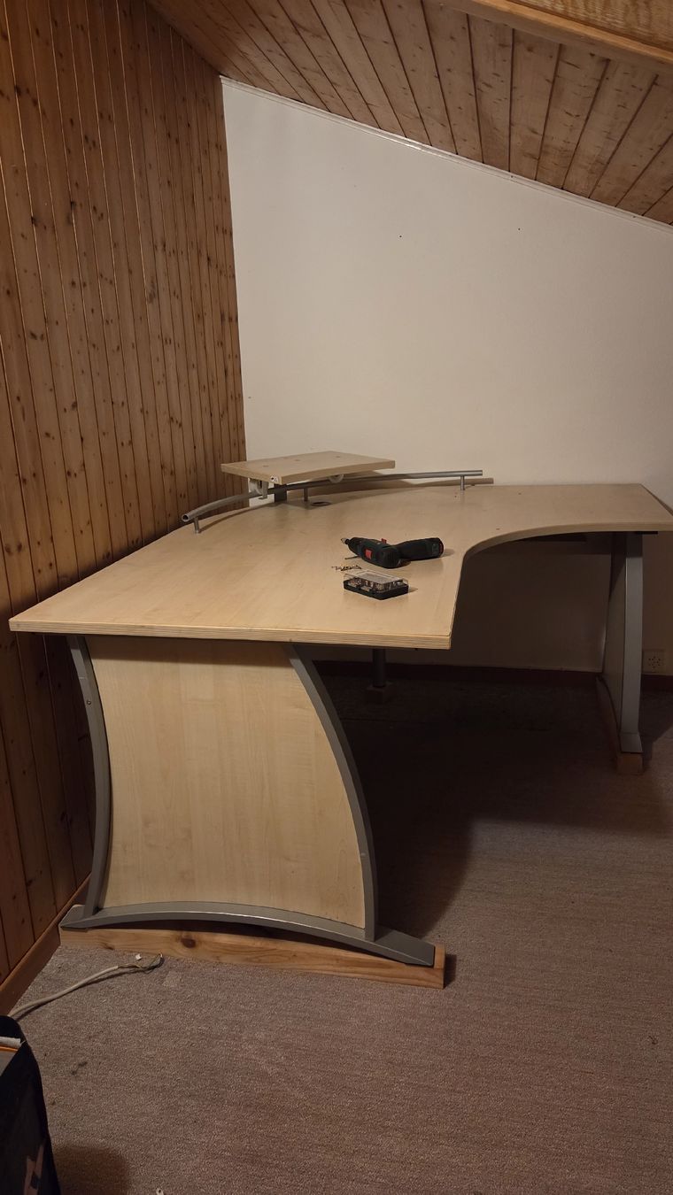 Bureaux: Schreibtisch – D'occasion à Stein SG par Strolchi2018 1