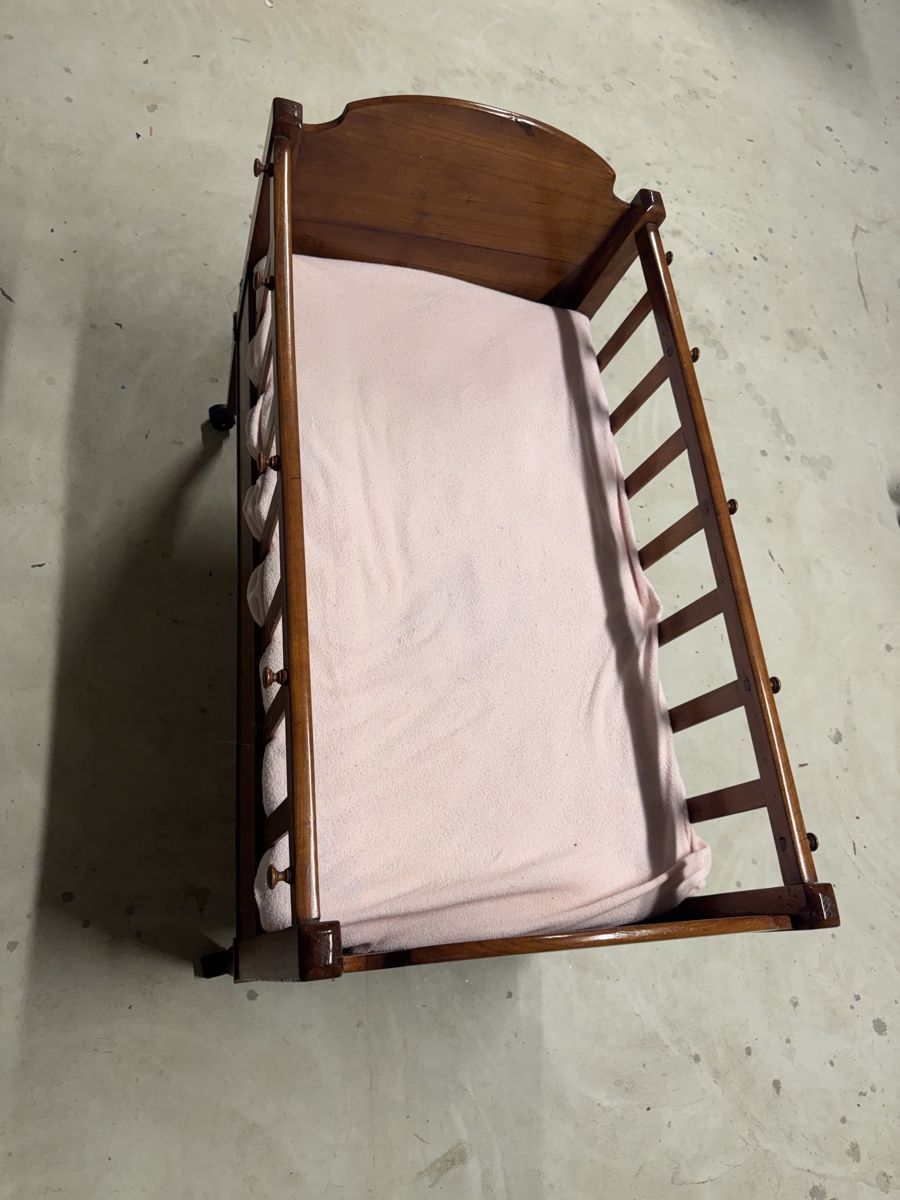 Lits: Beistellbett antik – D'occasion à Reinach AG par Fly1979 1