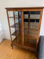 Antike Vitrine, sehr guter Zustand!