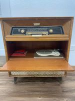 Alter Mediator Radio  mit Plattenspieler