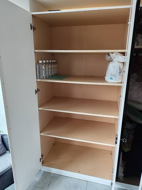 Armoires: Dreitüriger Schrank  – D'occasion à Schaffhausen par lemontree3 2