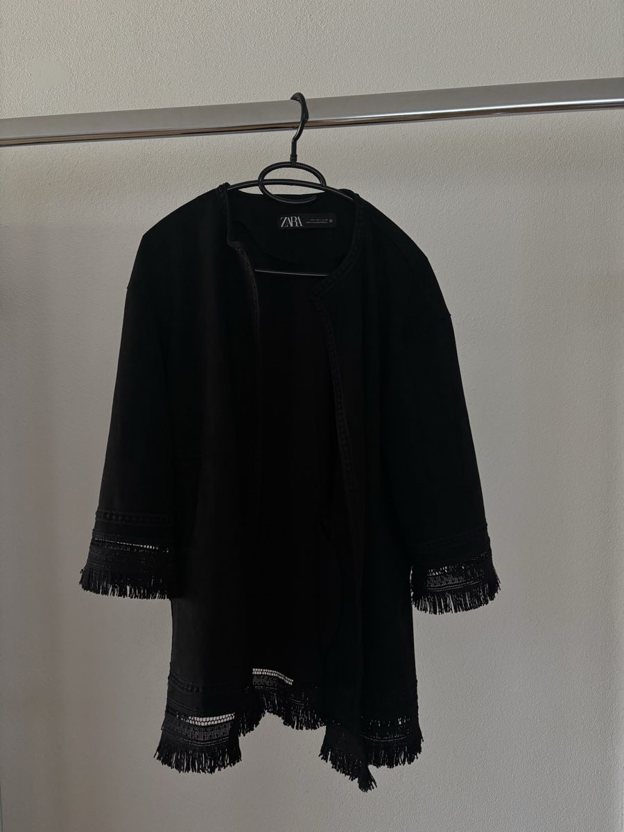 Zara Manteaux: Zara Jacke mit Fransen – Neuf (Voir description) à Kaltbrunn par celiabernet