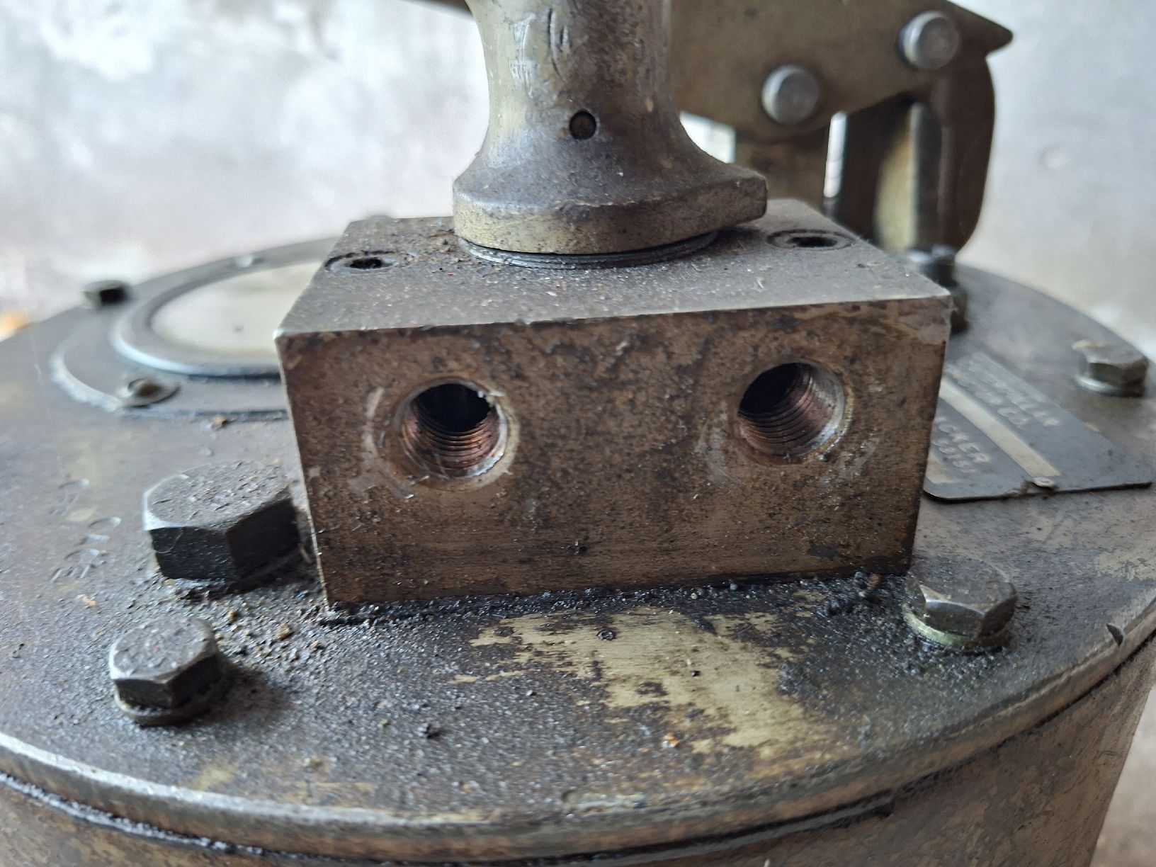 Caterpillar Alle Werkzeuge: Hydraulikpumpe – Defekt aus Wangen an der Aare von WTL99 3