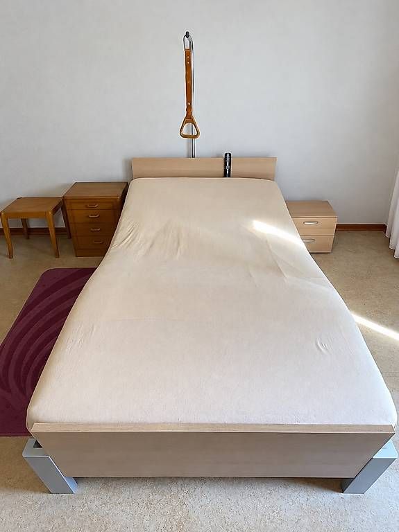 Betten: Lit – Gebraucht aus La Chaux-de-Fonds von chj_lbs8