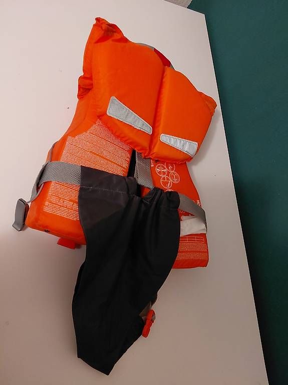 Schwimmwesten: Schwimmweste für Kinder – Gebraucht aus Binningen von eli_rcf2