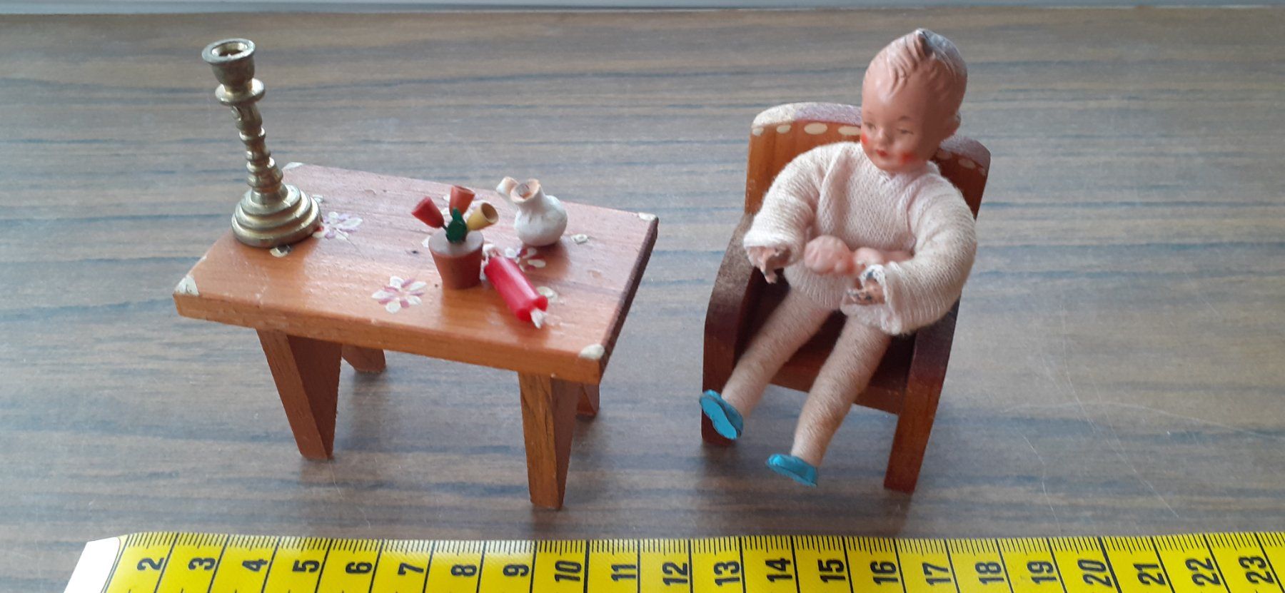 Bambole: Antike Puppenmöbel mit Puppe – Usato da Mörschwil venduto da lindaswunderkiste 3