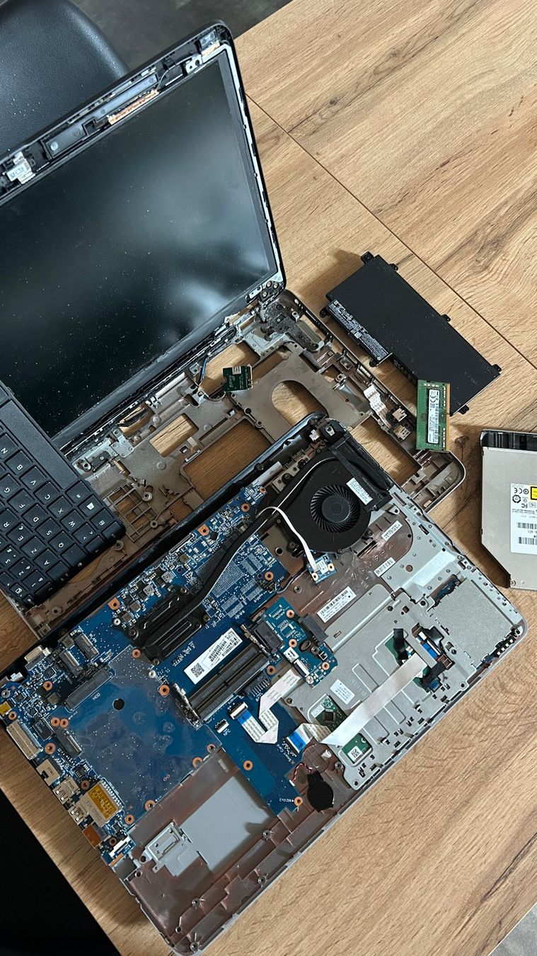 Hewlett Packard Notebook: Lot de pièces HP ProBook 650 G2 – Usato da Bressaucourt venduto da Sfabrice