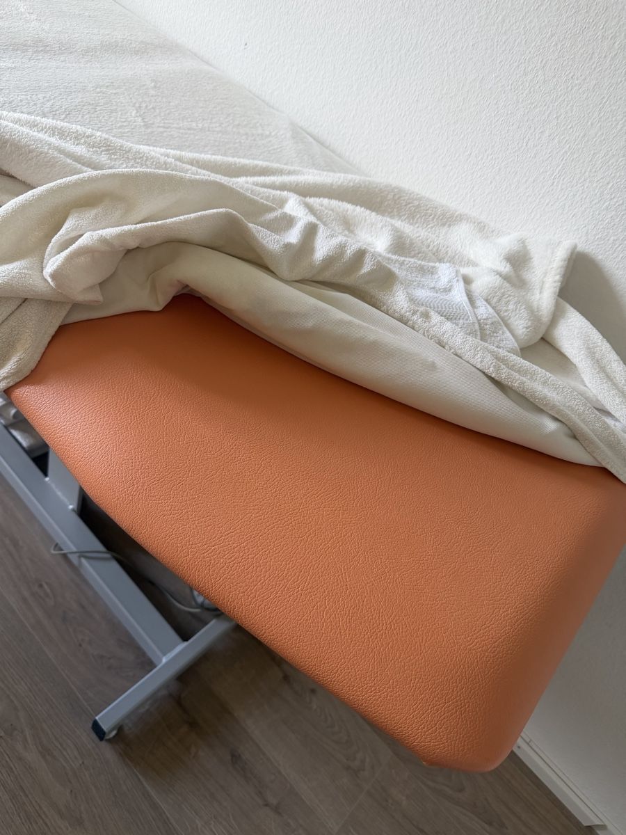 Sedie a sdraio: Kosmetik und Massageliege verstellbar – Usato da Hinterkappelen venduto da cda_wn7l 3