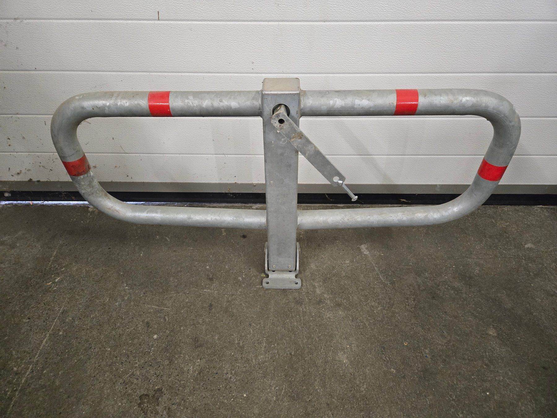 Altro in Decorazioni & Accessori: Absperrung Parkplatz Klappbar. – Usato da Kerzers venduto da Issimo-Center 1