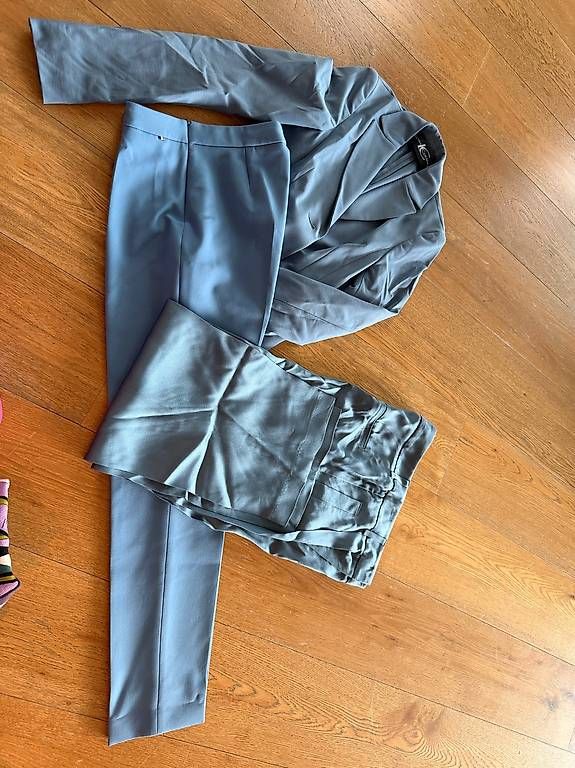 Completi & Tailleur: Set Blau BOSS; 2x Luisa Cerano – Usato da Schindellegi venduto da Poshanna