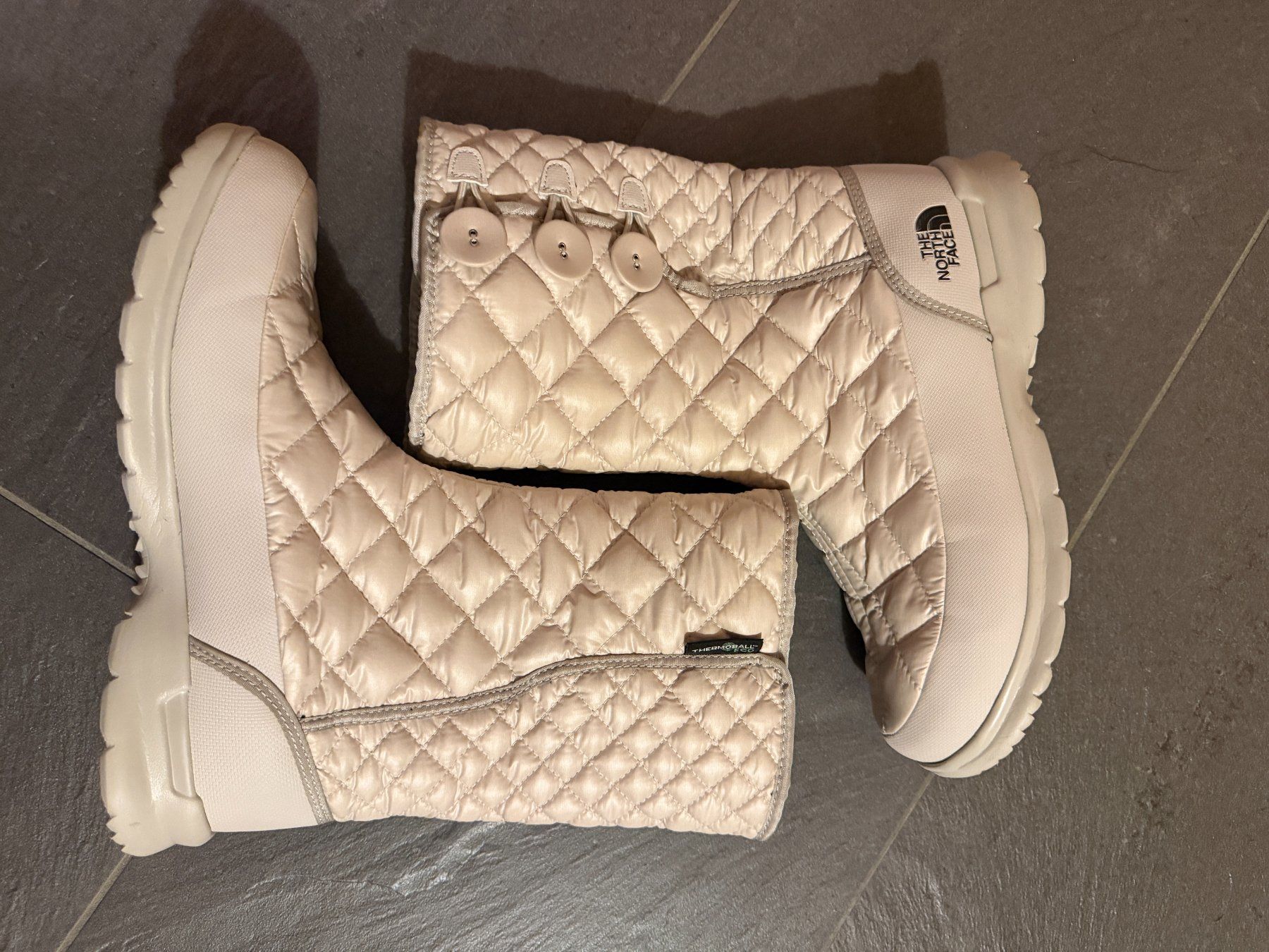 North Face Damenschuhe: Winterstiefel The North Face Thermoball Button-up 40 – Neu (gemäss Beschreibung) aus Niedermuhlern von ste_c5h9